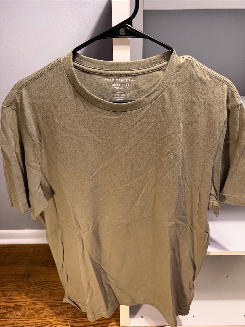 American Eagle Outfitters Men’s Olive Green Crew Neck Tee